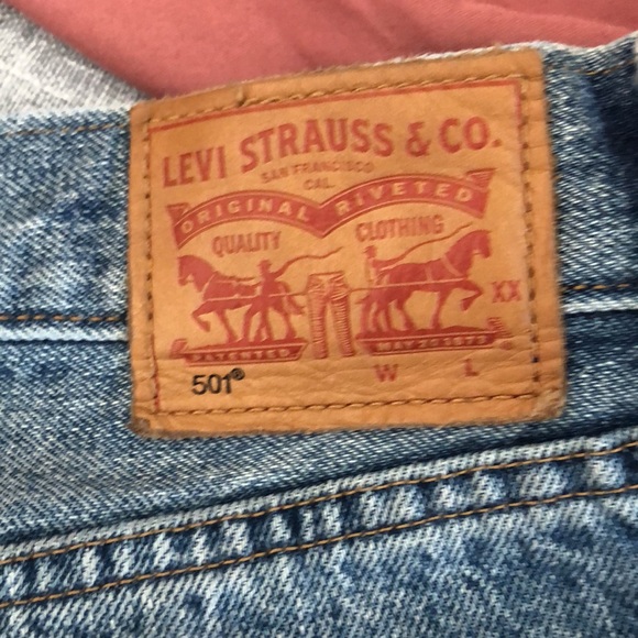 Vintage 501 boyfriend fit Levi’s - Picture 3 of 6